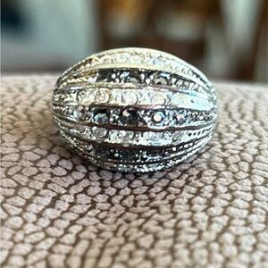 Elegant Dome Statement Ring with Black & Clear Crystals – Size 7.5